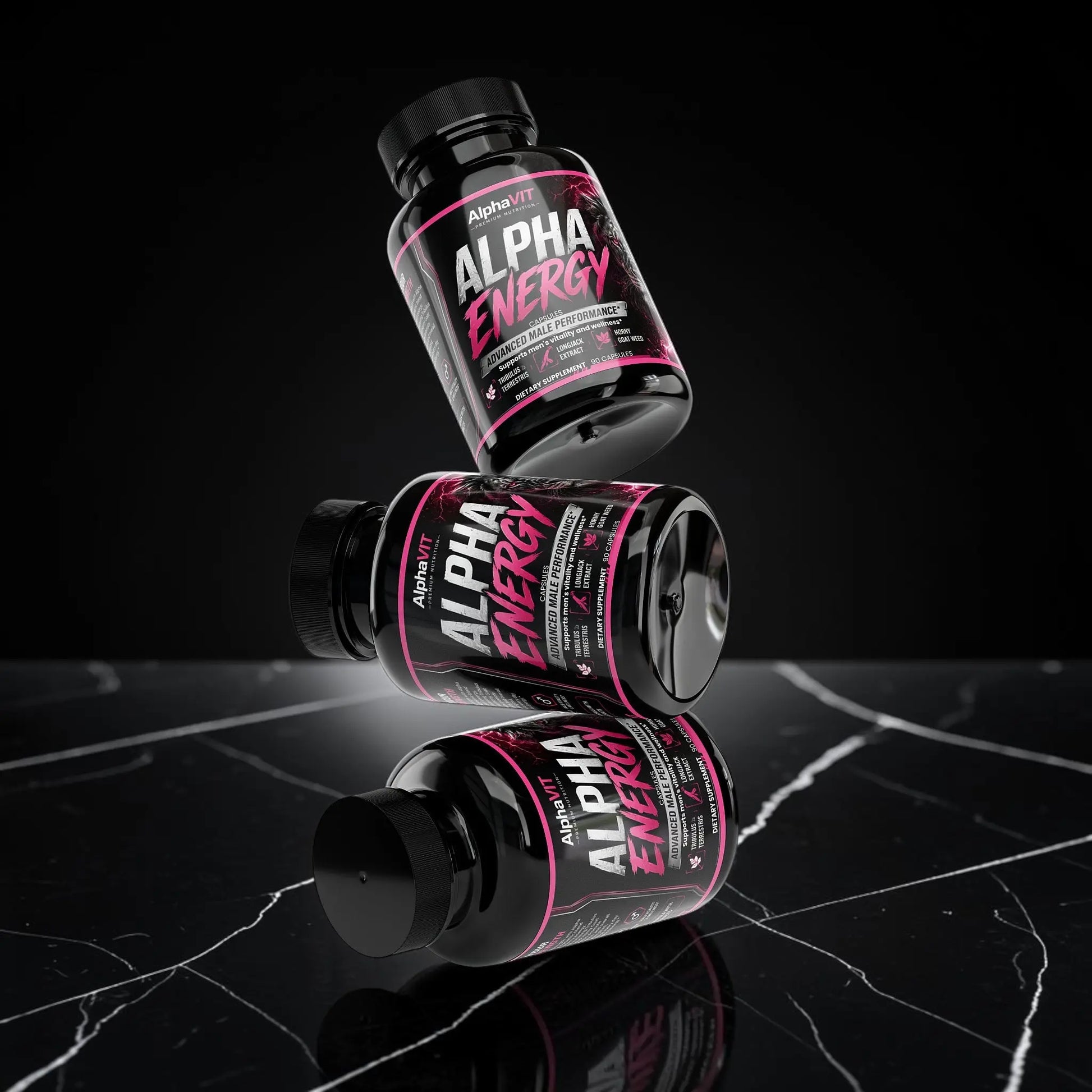 Trois flacons de supplément AlphaVIT Alpha Energy en lévitation sur fond blanc, mettant en valeur le design noir et rose