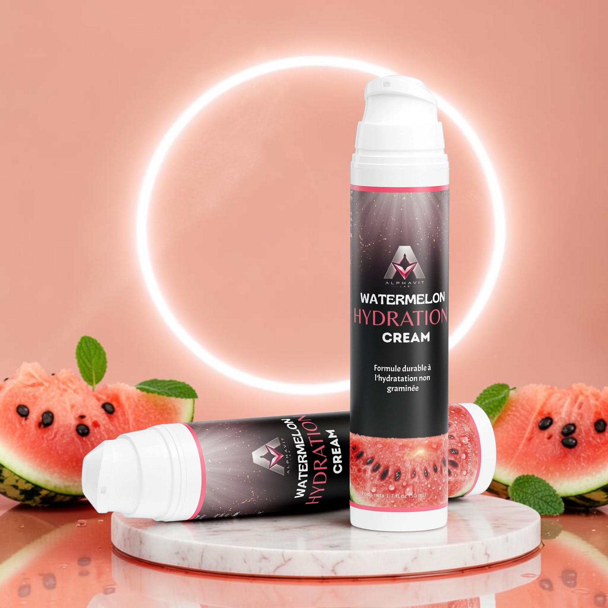 Crème hydratante AlphaVIT à la pastèque dans un flacon pompe pratique pour une peau éclatante et repulpée.