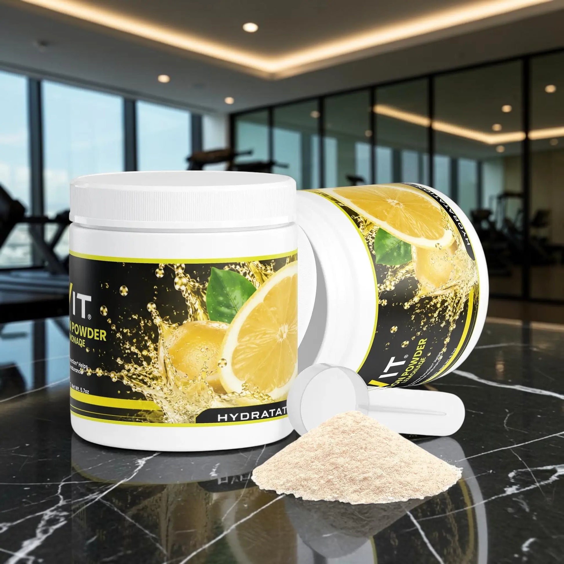Poudre d'hydratation AlphaVIT saveur limonade avec électrolytes et vitamines B, présentée en pot avec cuillère doseuse.